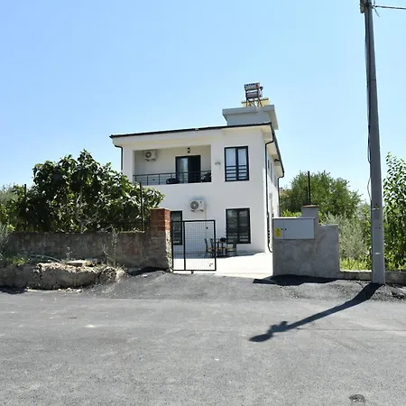 Happy House 4